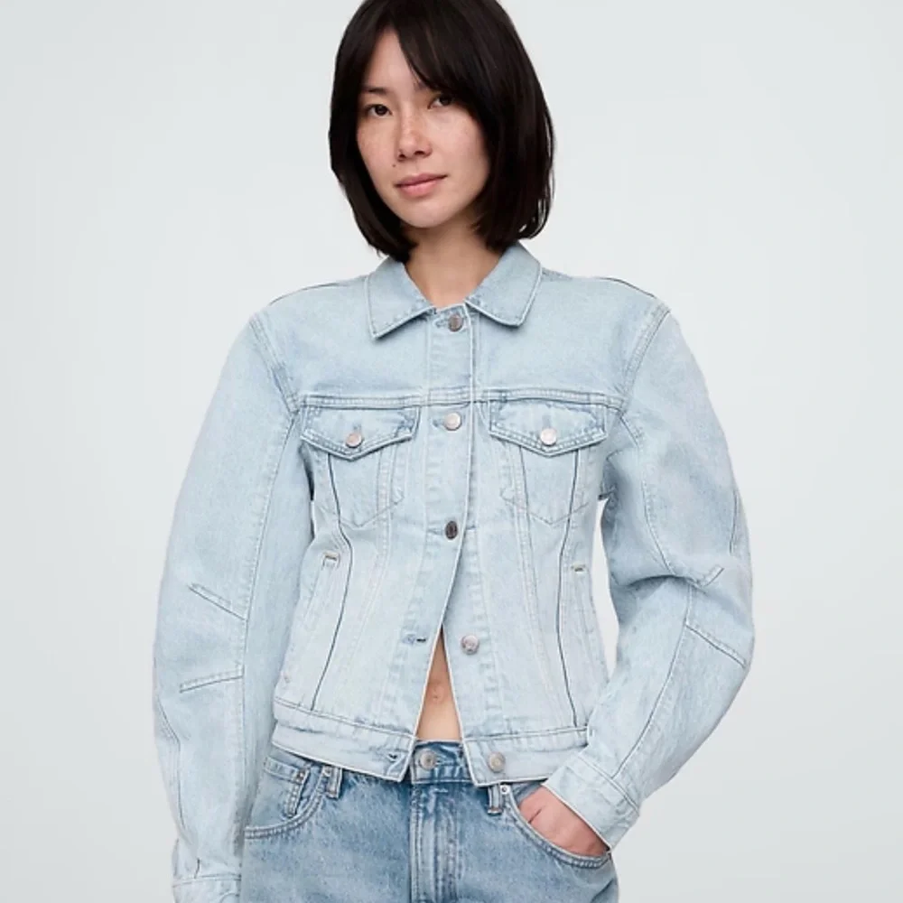 Gap Barrel-Sleeve Icon Denim Jacket NWT Size M Super Light Wash - Picture 1 of 3